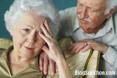 nguoi cao tuoi2 Nguyên nhân và biểu hiện của bệnh Alzheimer