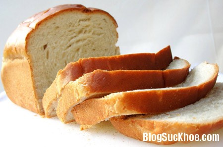 banh mi 5 chất phụ gia có hại trong bánh mì
