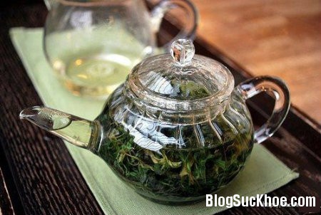 Tác dụng đối với sức khỏe của trà ngải cứu