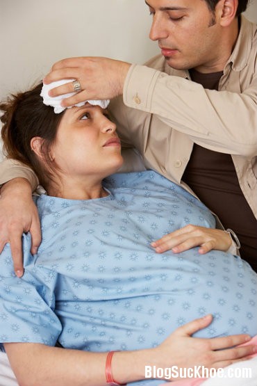 chuyen da1 10 cách giúp mẹ bầu bớt đau khi chuyển dạ