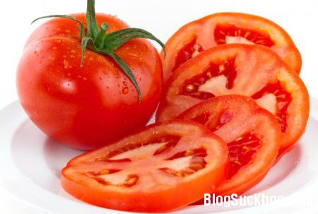 ca4 Cách dùng cà chua chữa bệnh và làm đẹp