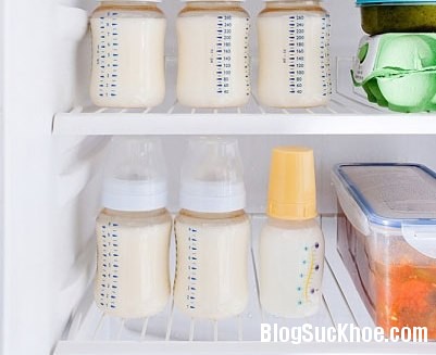 sua3 Cách sử dụng sữa mẹ đã bảo quản đúng cách