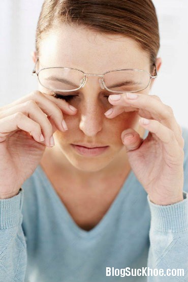 mat3 Cách phòng tránh và điều trị khô mắt, mỏi mắt