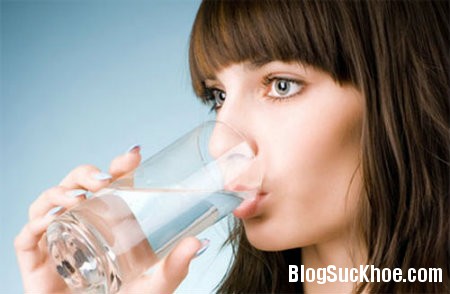 uong nuoc Uống nước hỗ trợ giảm cân như thế nào?