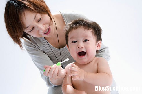 230 Các cách giúp trẻ không bị sốt khi mọc răng