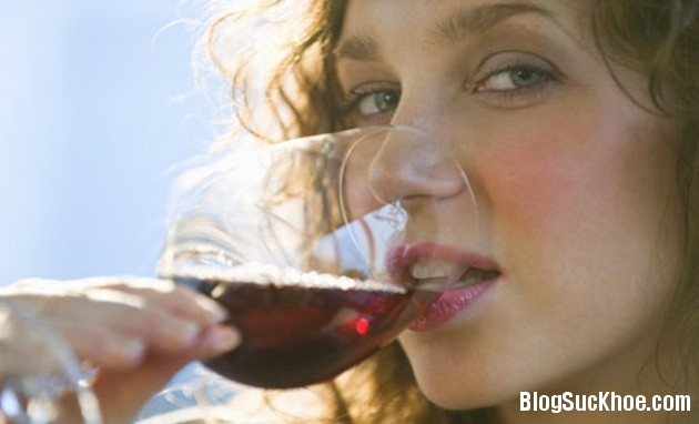 Uống rượu đỏ mặt đối mặt những bệnh rất nguy hiểm