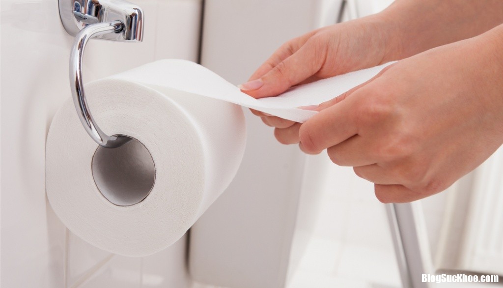 giay ve sinh Những nguy hiểm rình rập đằng sau tờ giấy vệ sinh bạn nên biết để tránh họa