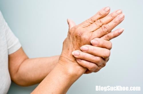 nbn benh te tay 1 11715517 Những nguyên nhân gây ra chứng tê tay ở phụ nữ tuổi trung niên