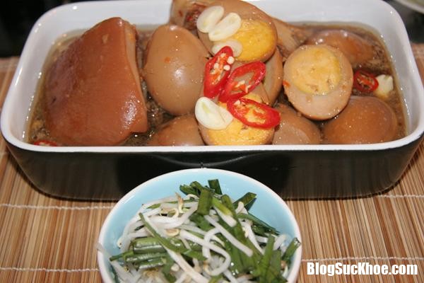 thit kho tau Chế độ ăn của người Việt hiện nay chứa nhiều chất béo xấu