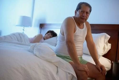 Phòng bệnh đi tiểu về đêm ở người cao tuổi