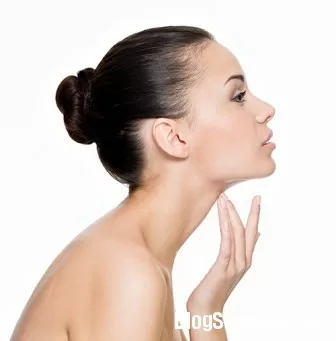 Phương pháp chăm sóc da cổ đúng cách
