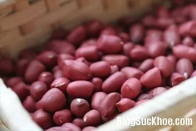 Tác dụng chữa bệnh khi ăn lạc