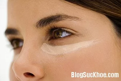Chăm sóc da vùng mắt cho từng lứa tuổi