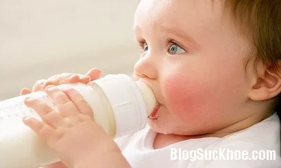 Các ảnh hưởng không tốt cho trẻ bú bình khi ngủ