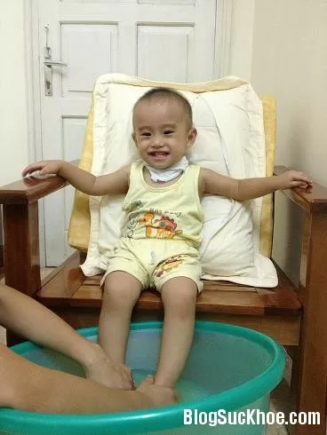 Trị ho cho bé bằng phương pháp ngâm chân