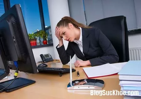 Chị em công sở ngồi nhiều, ít vận động dễ mắc trĩ