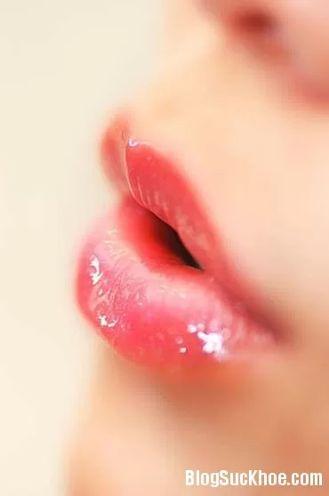 Giữ môi hồng xinh xắn trong mùa đông