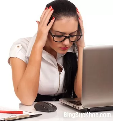 Những bệnh tiềm ẩn do ''ngồi đồng'' làm việc thường xuyên gây ra