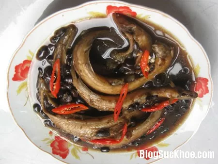 Món ăn từ cá chạch chữa chứng mồ hôi trộm ở trẻ em