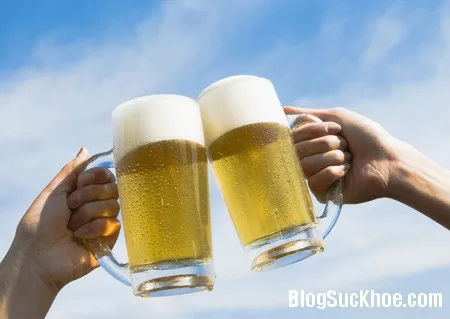 Uống nhiều bia rượu ngày tết dễ bị viêm da cơ địa