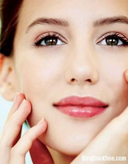 Mẹo làm se khít lỗ chân lông đơn giản