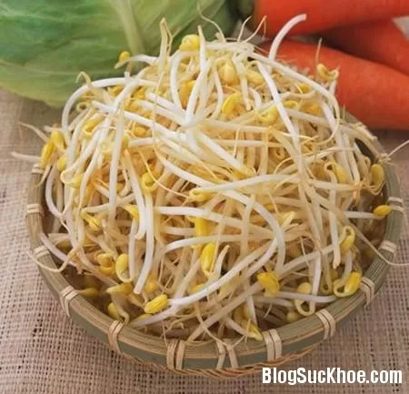 Giá đỗ xanh giúp phụ nữ giảm nhẹ các thay đổi khó chịu ở thời kỳ mãn kinh