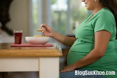 6 việc mẹ bầu không nên làm ngay sau khi ăn