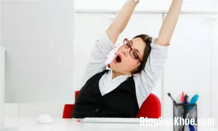 Mẹo giúp bạn đẩy lùi cơn buồn ngủ khi đang làm việc
