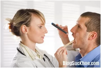Lưỡi đóng bợn trắng - Dấu hiệu cảnh báo sức khỏe có vấn đề