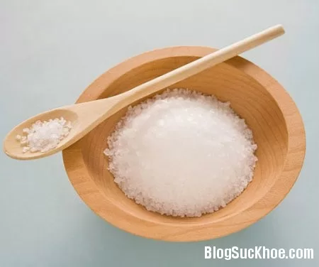 Vệ sinh vùng kín bằng nước muối có thật sự tốt?