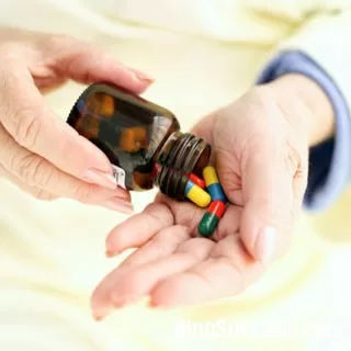 Khi đang uống kháng sinh nên tránh ăn gì?