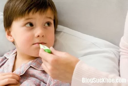Cách nhận biết và chăm sóc trẻ bị sốt xuất huyết