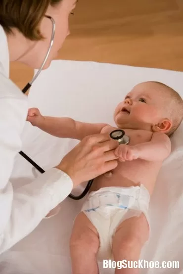 Dấu hiệu nhận biết trẻ bị viêm phổi