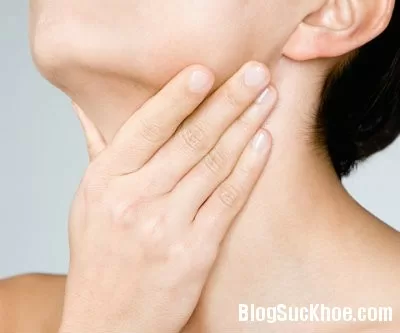 Mẹo phòng bệnh viêm họng mùa hè