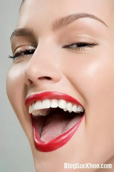 Mẹo tự tẩy trắng răng tại nhà