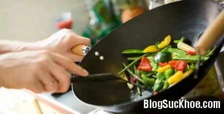 19 sai lầm nghiêm trọng thường gặp khi xào nấu, ăn rau xanh