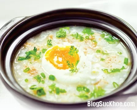 Những điều cần tránh khi cho bé ăn trứng gà