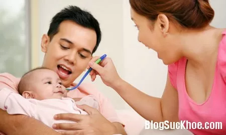 Chế độ dinh dưỡng cho trẻ sơ sinh