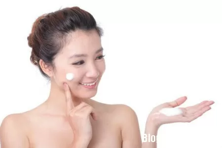 Cách lựa chọn và sử dụng kem làm trắng da mặt an toàn