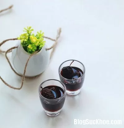 Quả dâu chín bổ huyết an thần