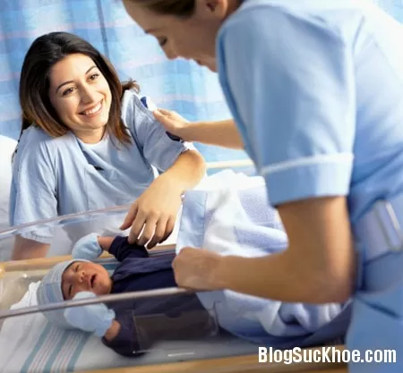Làm gì khi bị nhiễm khuẩn sau sinh?