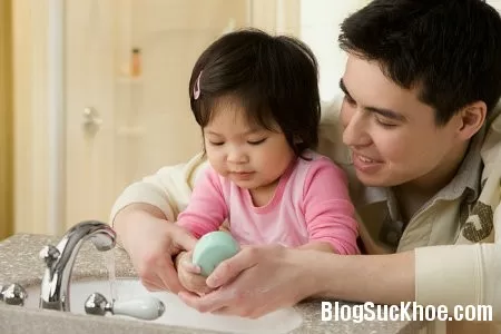 Mẹo tẩy giun dân gian hiệu quả cho bé