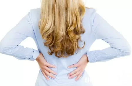 Cảnh giác với bệnh phụ khoa khi bị đau lưng