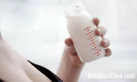 Cách vắt và bảo quản sữa mẹ đúng cách