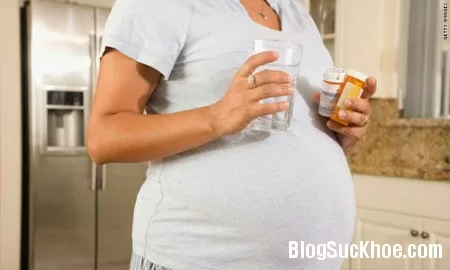 Những loại thuốc bà bầu cần uống để sinh con không dị tật