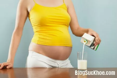 Uống sữa khi mang bầu: Nhiều hay ít đều không tốt