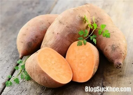 Chữa táo bón, mụn nhọt bằng khoai lang