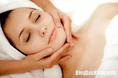 Phương pháp massage giúp giảm sưng mặt