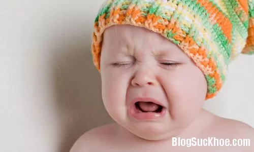 Hạn chế nôn trớ cho trẻ mới sinh