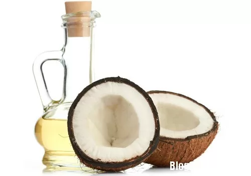 Mẹ bầu trắng mịn nhờ dầu dừa